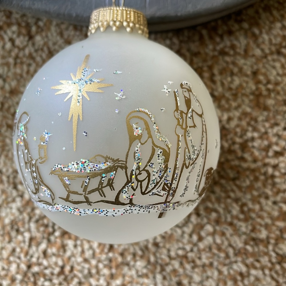 Journey To Bethlehem Glass Christmas Ornaments Frosted White Gold